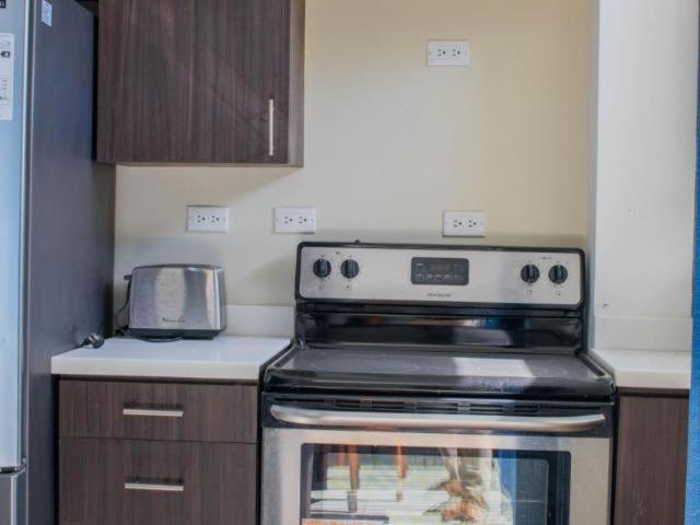 New Kingston - One Bed Room Brompton Экстерьер фото