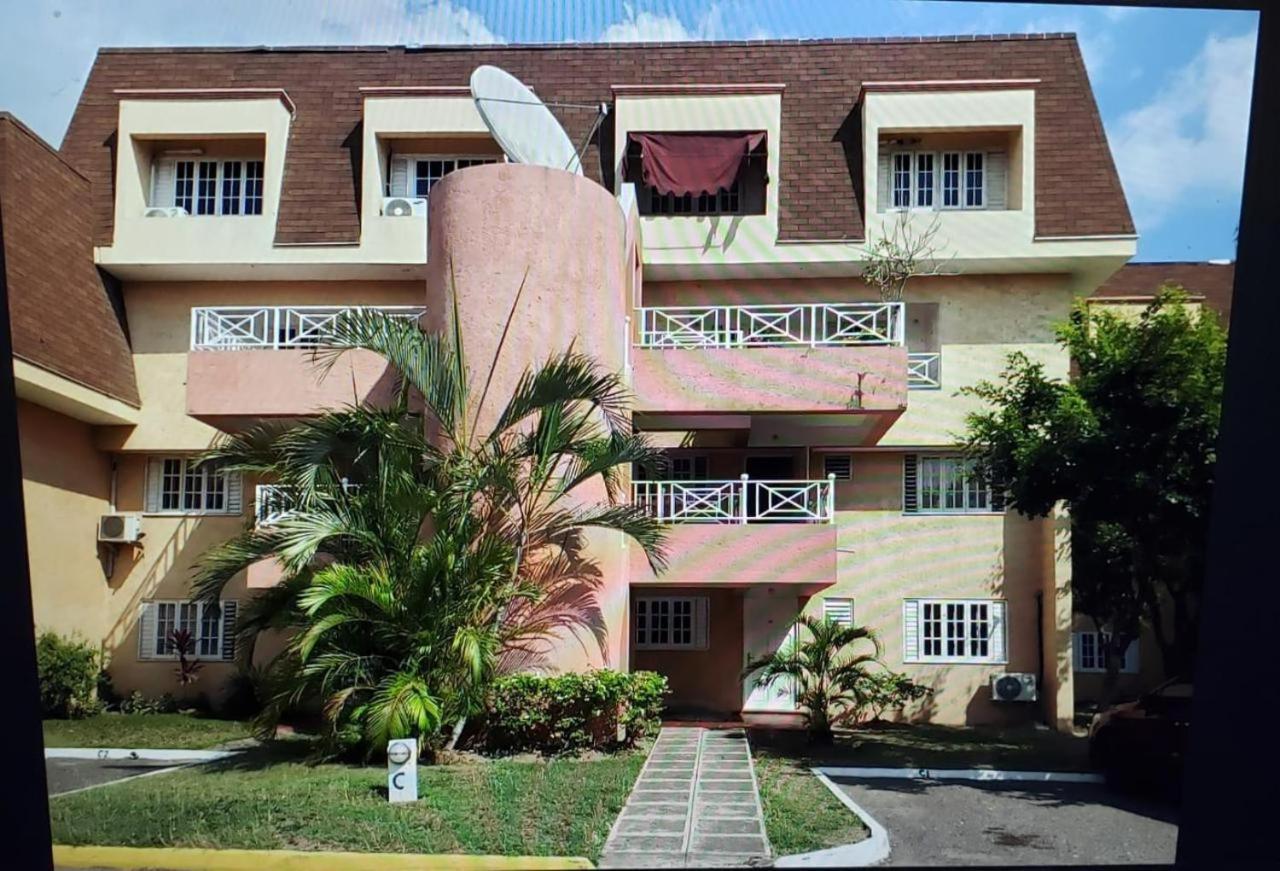 New Kingston - One Bed Room Brompton Экстерьер фото